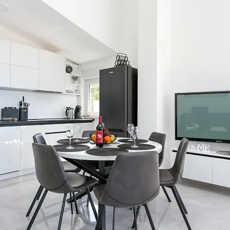 Family Friendly With A Swimming Pool Okrug Gornji, Ciovo - 21968 Apartment Trogir
