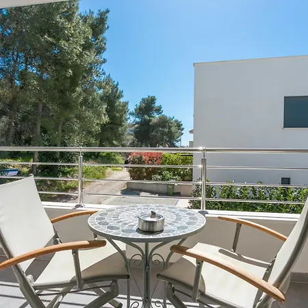Family Friendly With A Swimming Pool Okrug Gornji, Ciovo - 21968 Apartment *