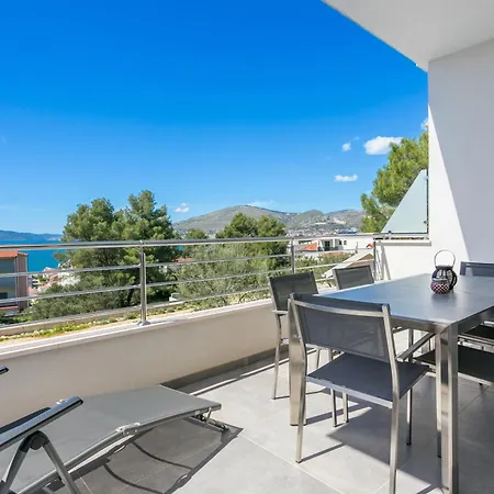 Apartment Family Friendly With A Swimming Pool Okrug Gornji, Ciovo - 21968 Trogir