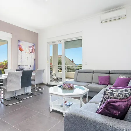 Family Friendly With A Swimming Pool Okrug Gornji, Ciovo - 21968 Apartment Trogir