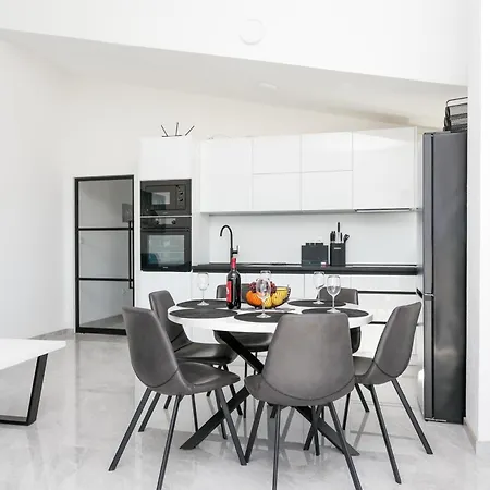 Apartment Family Friendly With A Swimming Pool Okrug Gornji, Ciovo - 21968 *