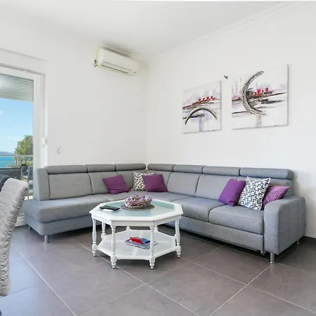 Family Friendly With A Swimming Pool Okrug Gornji, Ciovo - 21968 Trogir
