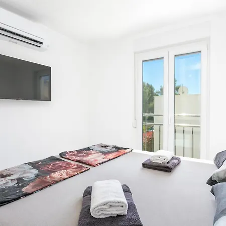 Family Friendly With A Swimming Pool Okrug Gornji, Ciovo - 21968 Apartment Trogir
