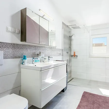 Apartment Family Friendly With A Swimming Pool Okrug Gornji, Ciovo - 21968 *