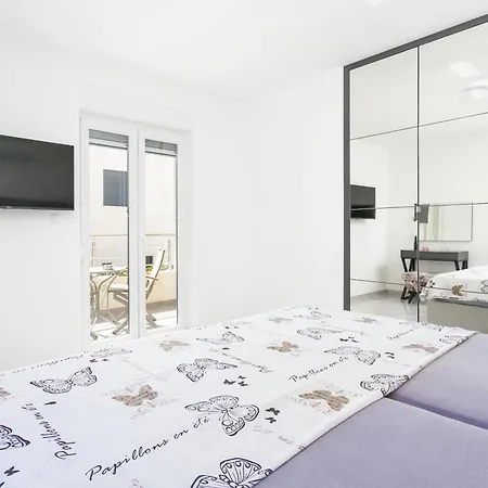 Family Friendly With A Swimming Pool Okrug Gornji, Ciovo - 21968 Trogir