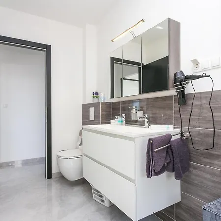 Apartment Family Friendly With A Swimming Pool Okrug Gornji, Ciovo - 21968 Trogir