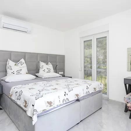 Apartment Family Friendly With A Swimming Pool Okrug Gornji, Ciovo - 21968