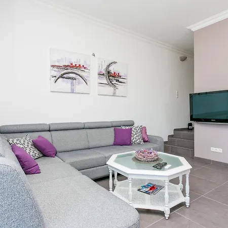 Apartment Family Friendly With A Swimming Pool Okrug Gornji, Ciovo - 21968 *
